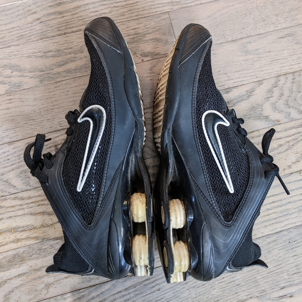 Nike Shox athletic running black sneakers shoes, women's 6.5